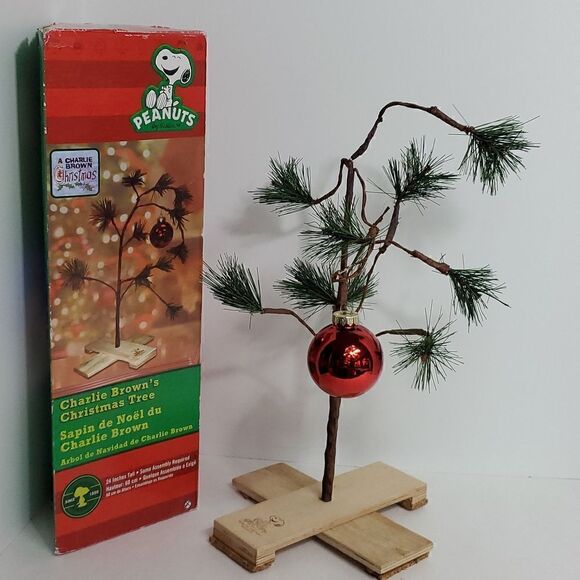 Peanuts Charlie Brown's Christmas Tree - Picture 1 of 11